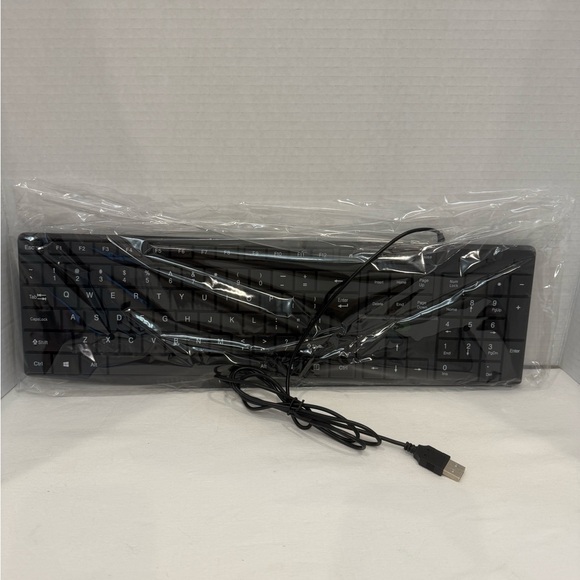 Wired Desktop Computer Keyboard — New in Box No tags - Picture 2 of 4